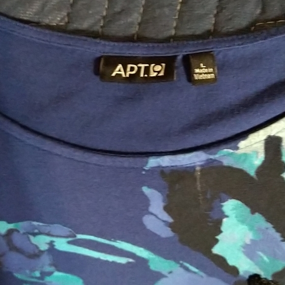 Top - Picture 2 of 2